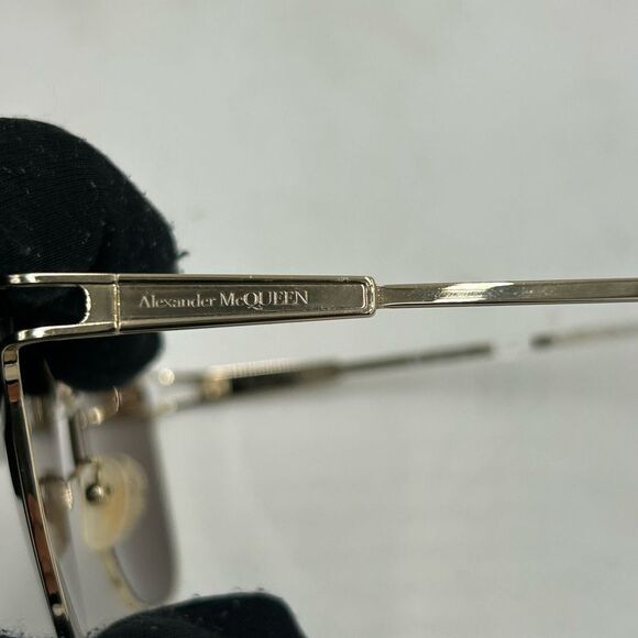 Unisex Alexander McQueen sunglasses made in Italy - Picture 6 of 6